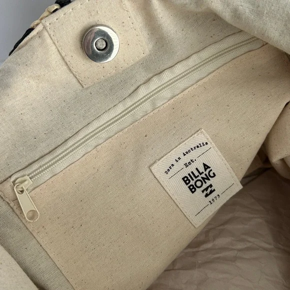 Billabong Talk To The Palm Paper Woven Straw Tote Bag Black & Natural Colour - Picture 10 of 16